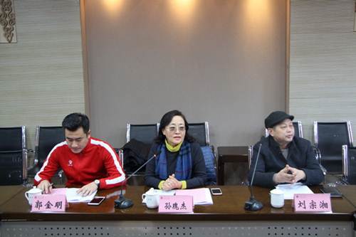 说明: http://www.imu.edu.cn/__local/1/FC/29/33E6458CF57F9B94F724BD5EF24_705F2ECD_1AB1C.jpg